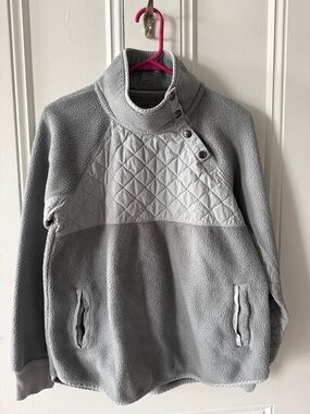 Abercrombie & Fitch Light Gray Quilted Fleece Pullover